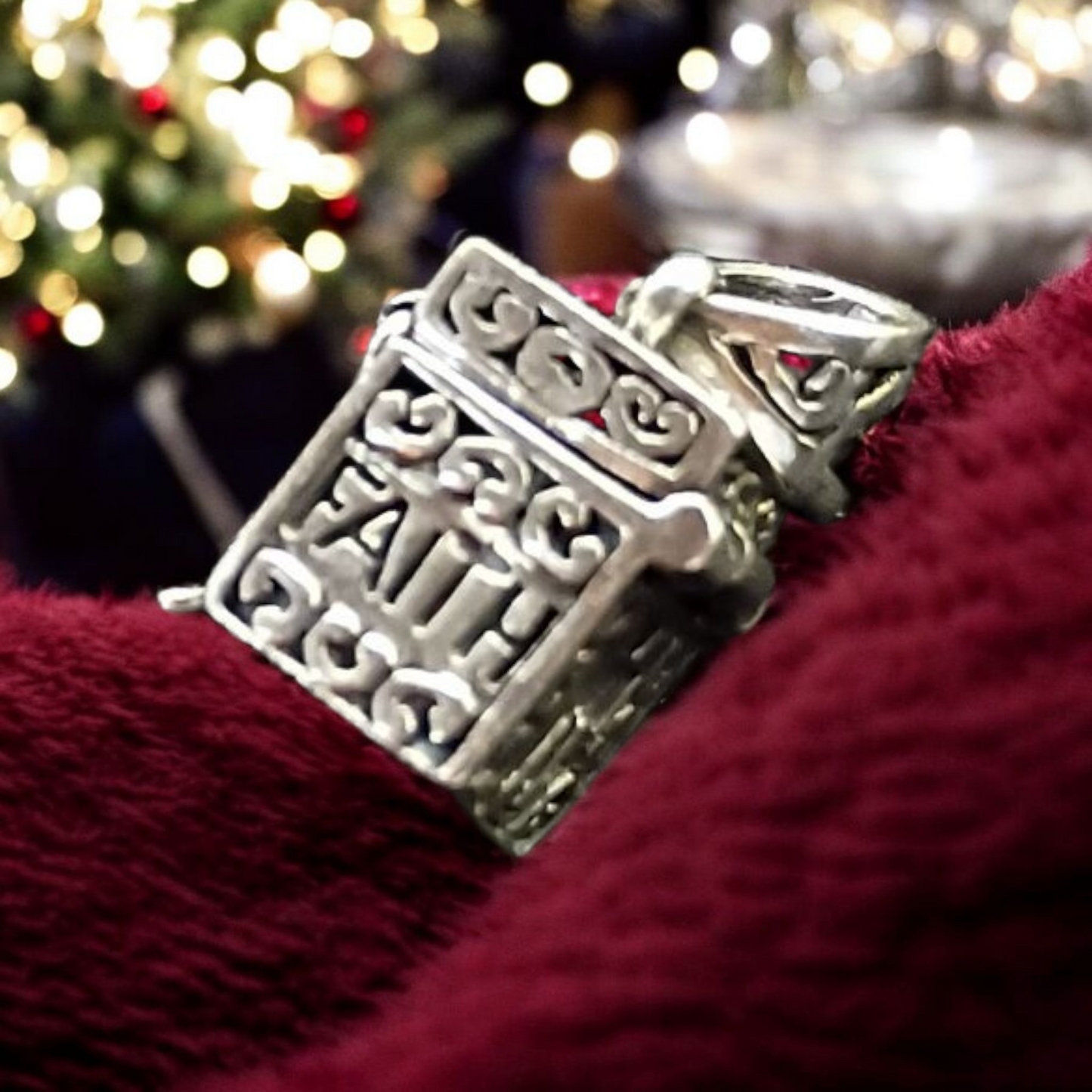 925 Silver Praying Box Pendant