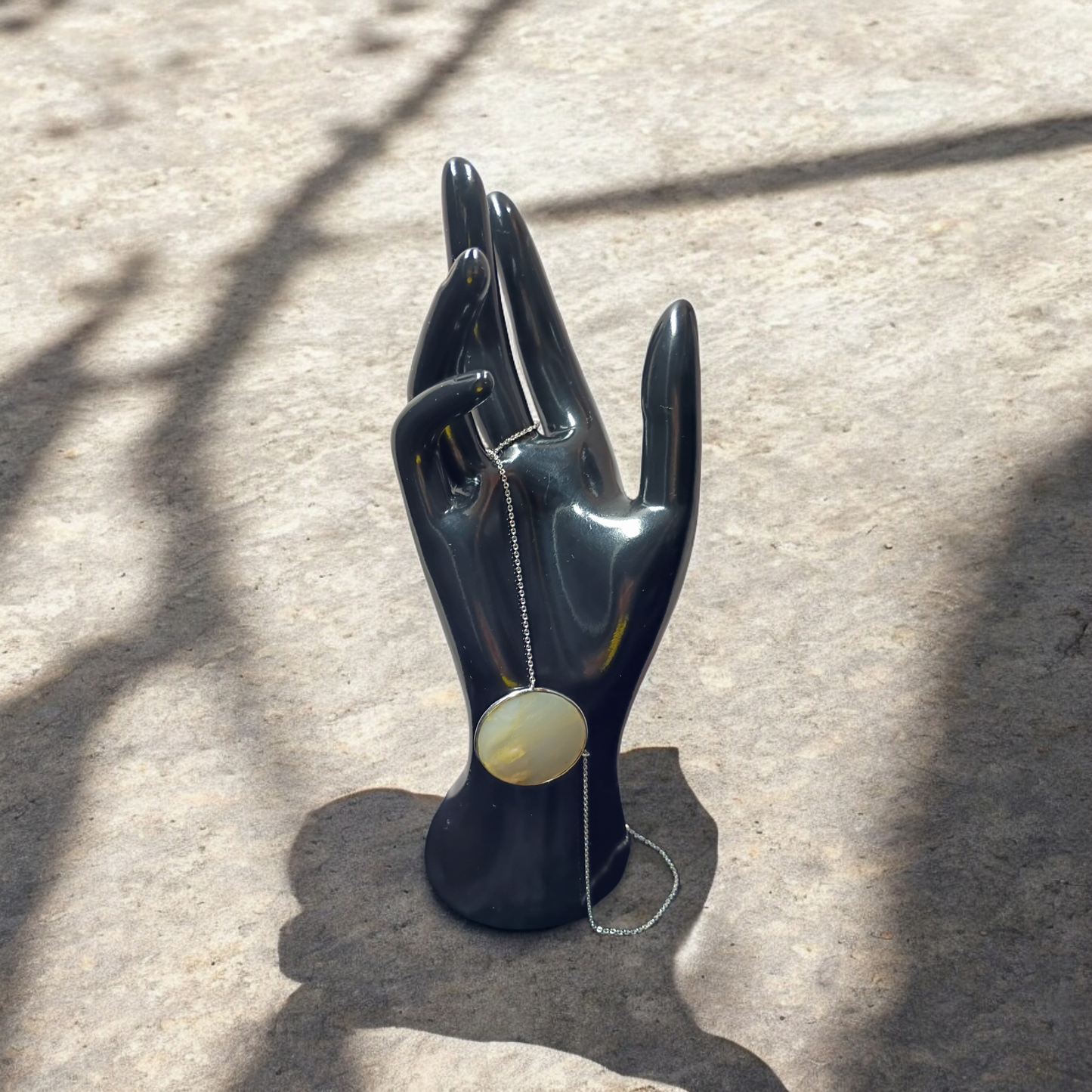 Mother of pearl pendant necklace