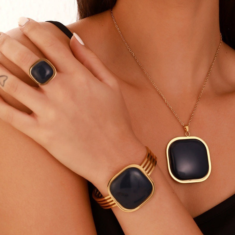 Women's Luxury 4-Piece Jewelry Set - Elegant Necklace, Earrings, Ring & Bracelet