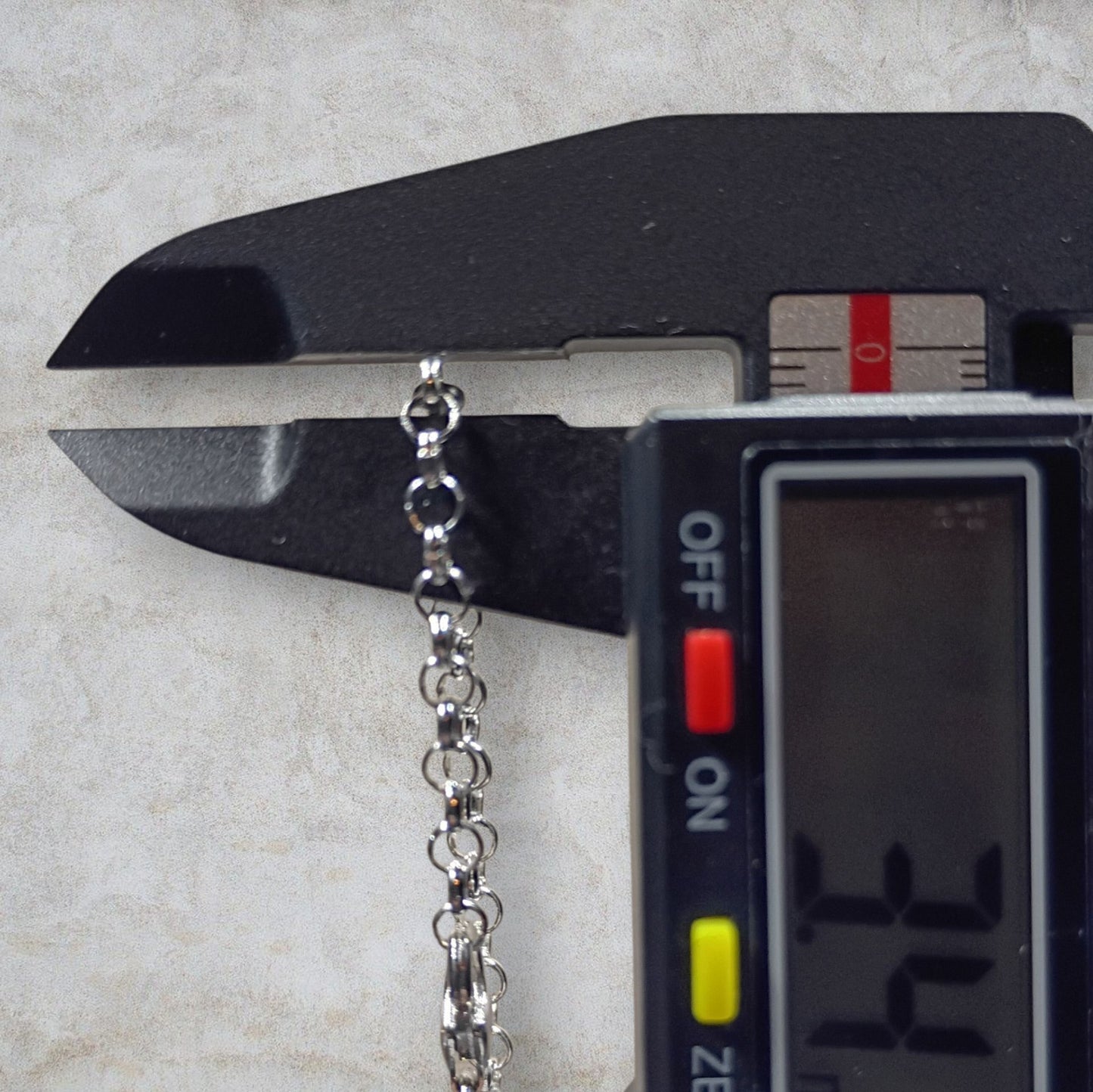 Vintage Silver hammered circle disk drop necklace